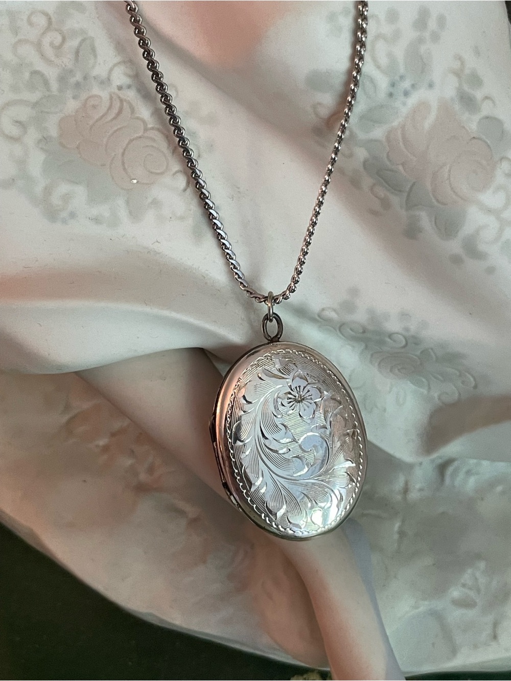 Antique Forstner Sterling Silver Floral Engraved Large Oval Locket w Snake Chain
